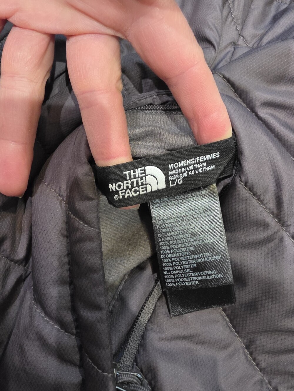 The North Face Women’s L Reversible Furry Fleece Quilted Vest Gray Purple - Picture 5 of 7